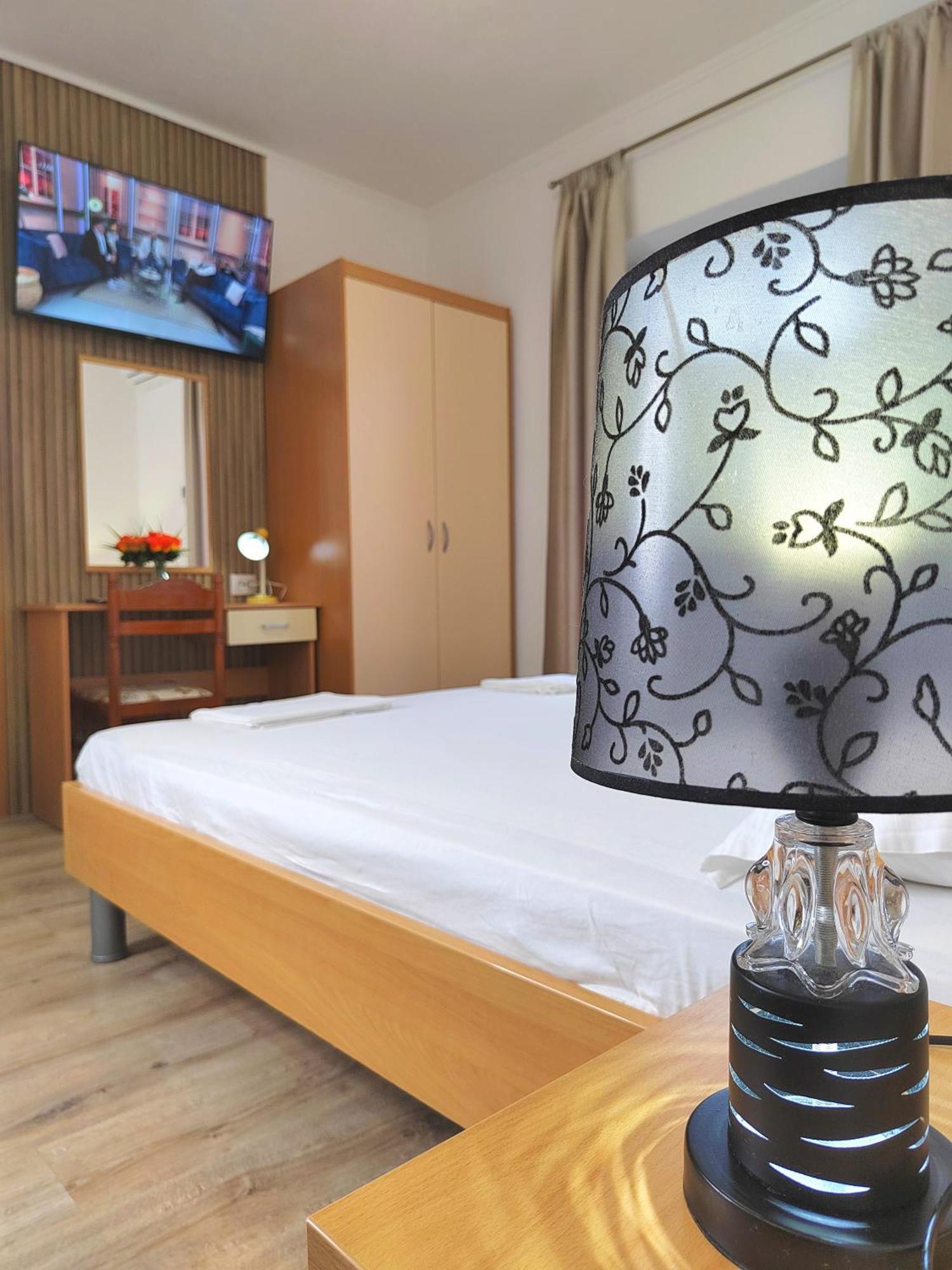 Apartmani Buljubasic Baška Voda Exteriör bild